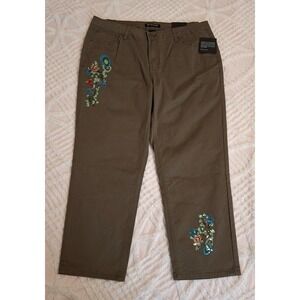 Baccini Women's Size 12 Crop Capri Pants Olive Green Sequins Flowers Pockets NWT